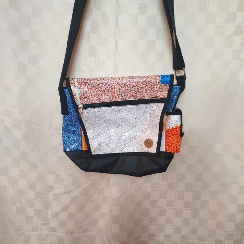 Blowfish sm messenger bag. Canvas adjustable strap